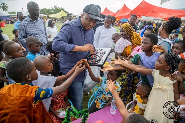 Hon. Samuel Okudzeto Ablakwa Hosts Massive Christmas Party for Over 6,000 Children in Juapong, Awards 50 Tertiary Scholarships. 